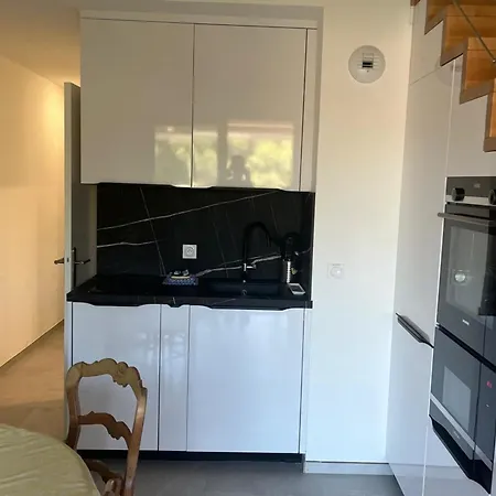 アパート Renovated 1 Bedroom Near Sea
