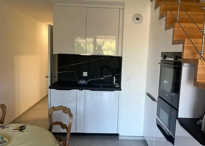 Apartamento Renovated 1 Bedroom Near Sea